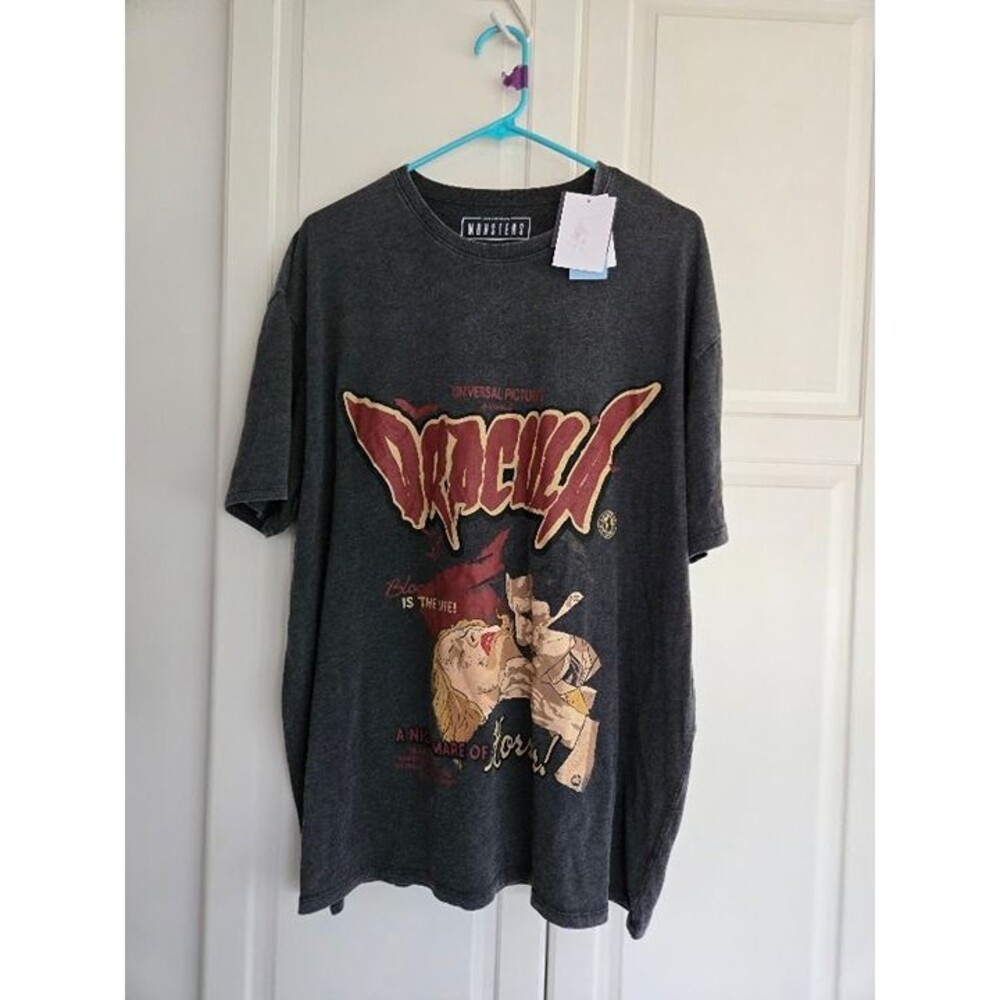 Universal Monsters Dracula T-Shirt - Mens LARGE - New